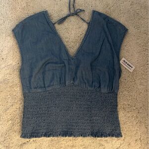 NWT Brand new v-neck synched tie top